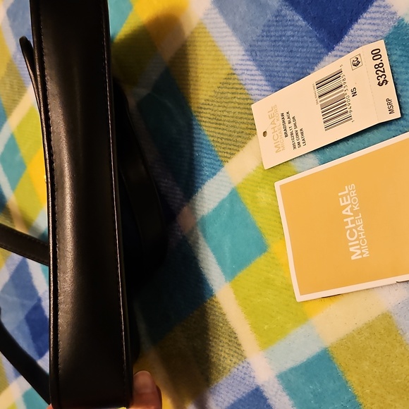 Michael Kors Black Woven Shoulder Bag with Gold Hardware - Picture 2 of 5